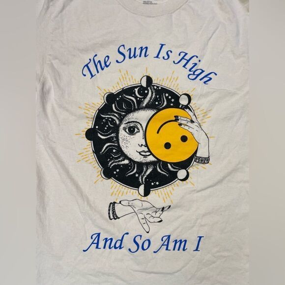 The Sun Is High And So Am I Graphic T-shirt Women Small Short Sleeve - Picture 2 of 5